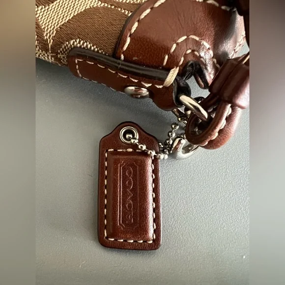 COACH SIGNATURE WRISTLET - Picture 4 of 12